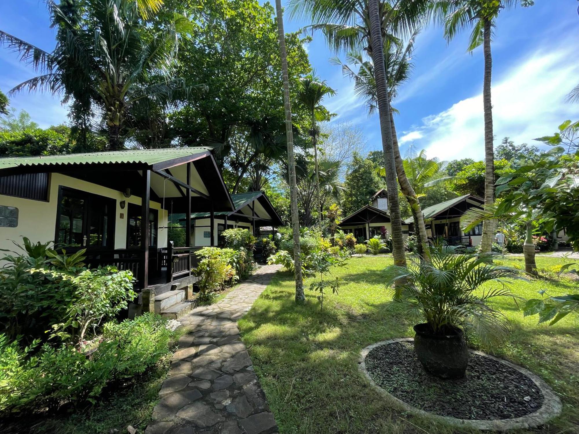 The Village Bunaken Exterior photo